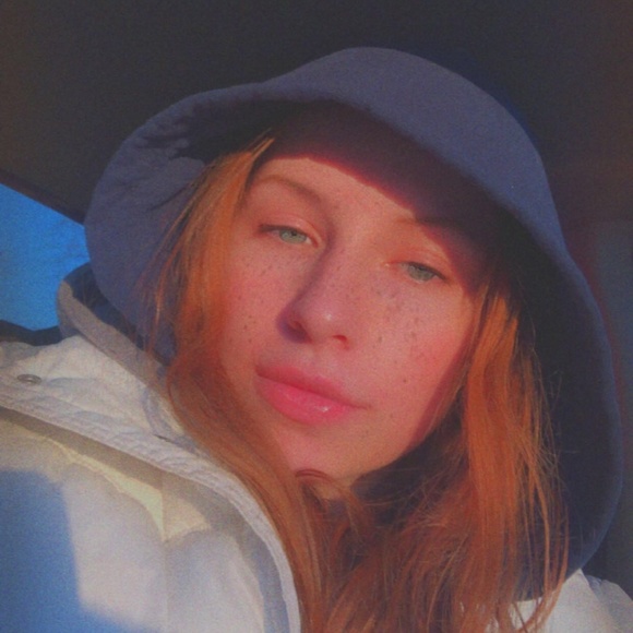 Meet your Posher, Julia - Picture 3 of 6